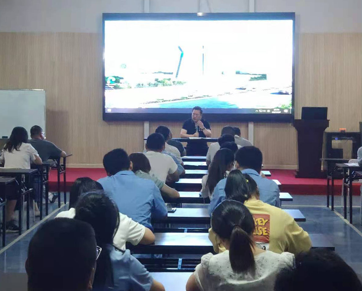 集团总裁柯建东莅临安徽betway西汉姆联视察并指导工作